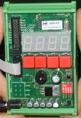 Внешний стенда SDK-5 с микроконтроллером PIC.